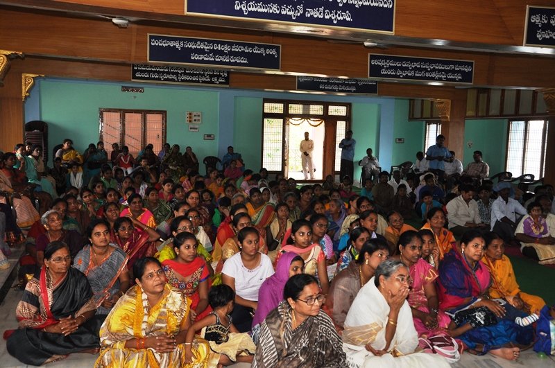 Attendence of disciples at Rajamahendravaram Sabha